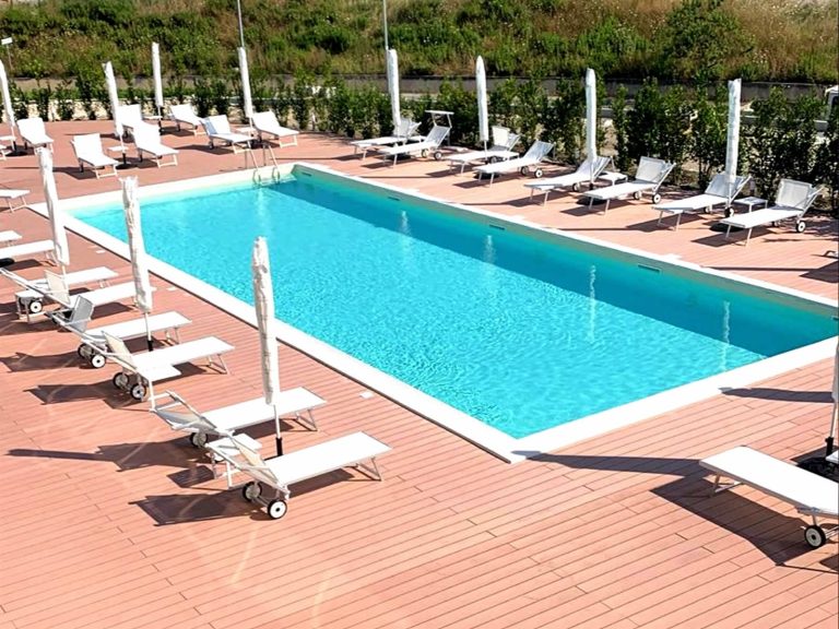 Hotel Mosaico Piscina 1